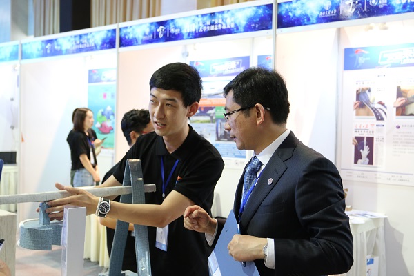 1524460150989128.jpg 1.胡昊教授担任评委.JPG