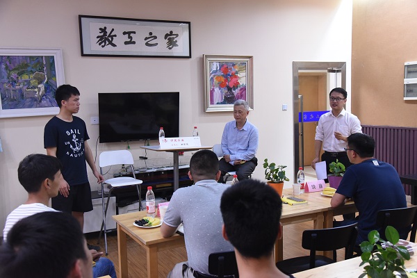 1526518174116521.jpg 2.宋老师开场致辞.JPG